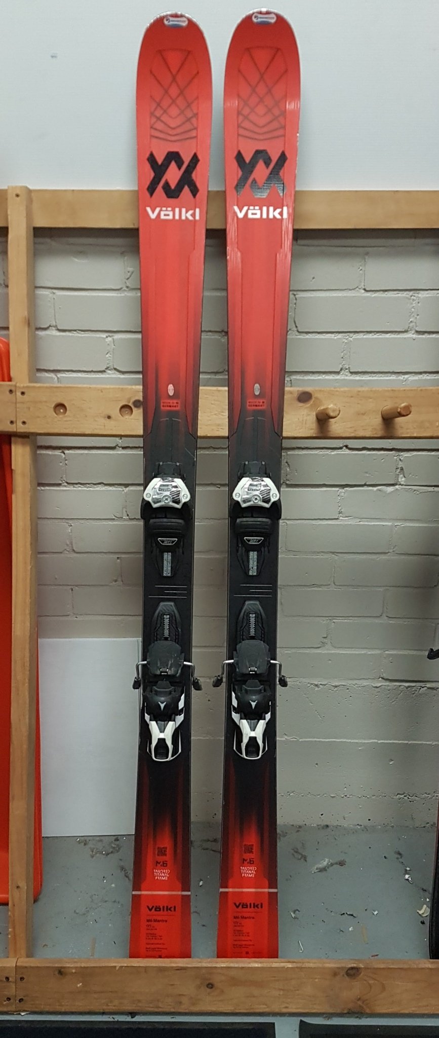 Ex-Demo: Volkl Mantra M6 (177cm)/Warden 13 Binding | Snowride Sports